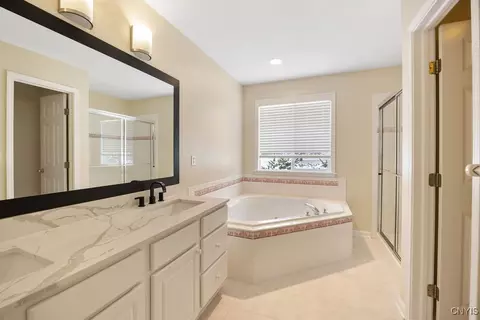 Bath - 5103 Hardstone Rd, Jamesville, NY 13078 photo 2 of 5