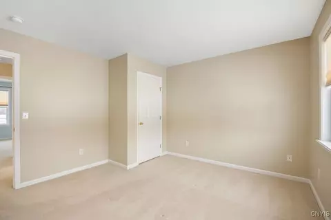 Bedroom - 5103 Hardstone Rd, Jamesville, NY 13078 photo 5 of 7