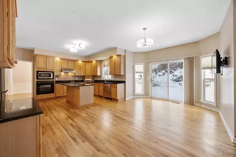 Kitchen - 5103 Hardstone Rd, Jamesville, NY 13078 photo 4 of 4