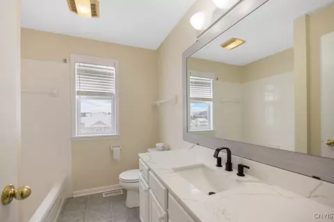 Bath - 5103 Hardstone Rd, Jamesville, NY 13078 photo 4 of 5