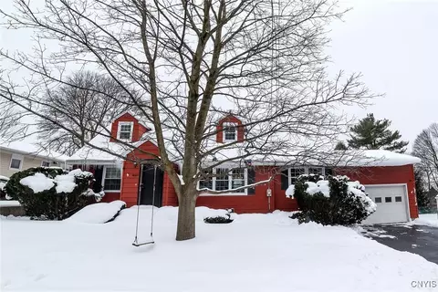400 Abell Ave, Geddes, NY 13209