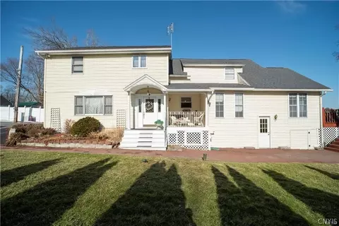 5653 E Davey Rd, Brewerton, NY 13029