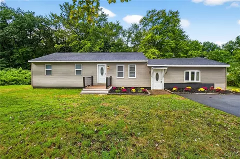 9541 Horseshoe Island Rd, Clay, NY 13041