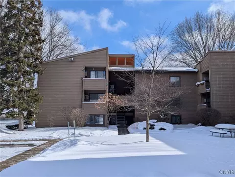 1 Watertree Dr, East Syracuse, NY 13057