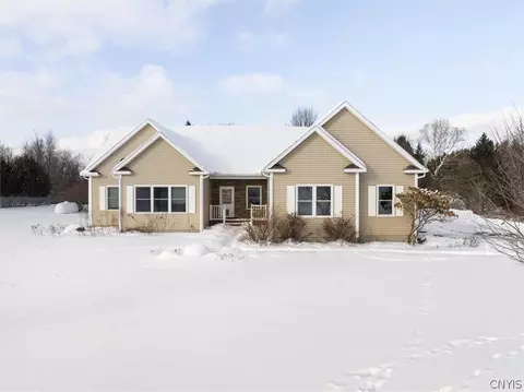 5562 Lakeview Ct, Hamilton, NY 13346