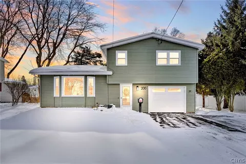 200 E Arbordale Rd, Syracuse, NY 13219