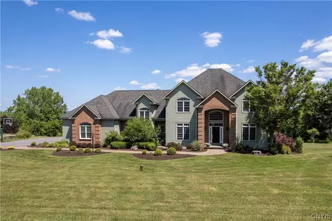 4020 Deer Xing, Pompey, NY 13104