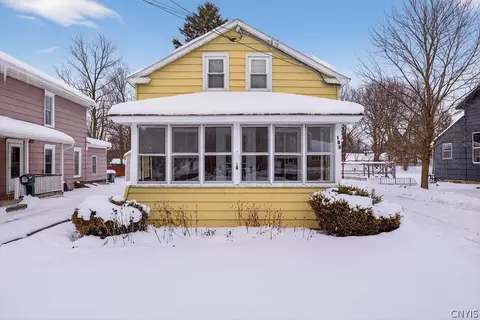 153 W Seneca St, Manlius, NY 13104