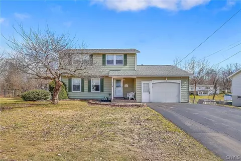 120 Brookview Ln, Salina, NY 13088