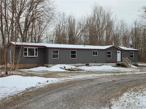 383 Peter Scott Rd, Schroeppel, NY 13132
