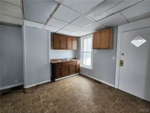 Entry Way - 509 Turtle St, Syracuse, NY 13208 photo 1 of 3