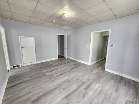 Living - 509 Turtle St, Syracuse, NY 13208 photo 4 of 6