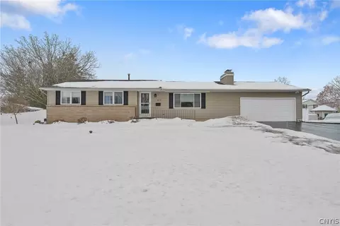 413 Volney Dr, Salina, NY 13212