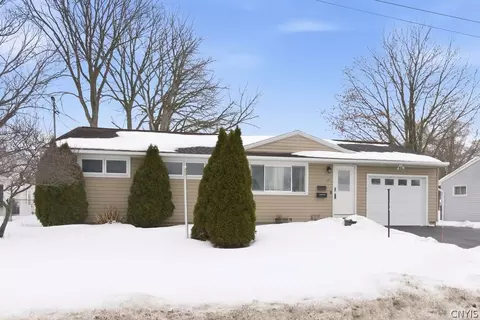 117 Saslon Park Dr, Salina, NY 13088