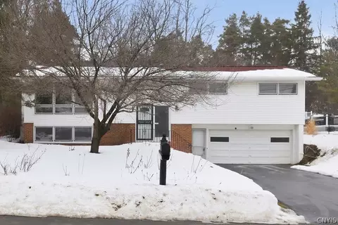 300 Greenwood Rd, Syracuse, NY 13214