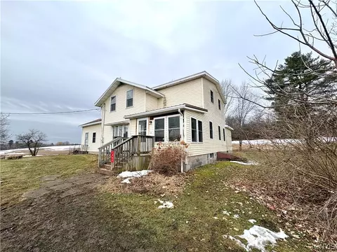 7409 Day Rd, Throop, NY 13021