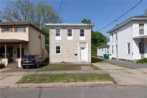 170 W 8th St, Oswego, NY 13126