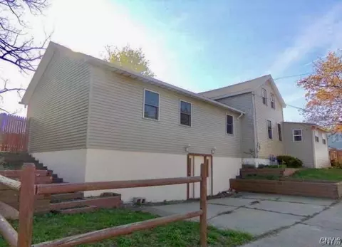 17 John St, Oswego, NY 13126
