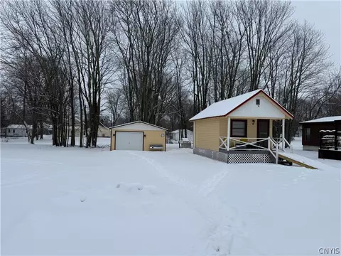 282 Lee St, Cape Vincent, NY 13618
