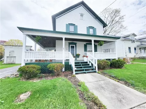 42 S Main St, Hammond, NY 13646
