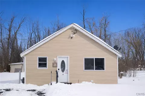 14 Dewey Dr, Central Square, NY 13036