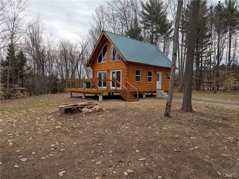 6188 Independence Ln, Greig, NY 13345