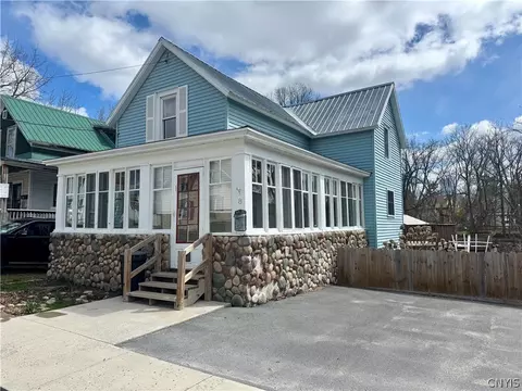 8 2nd St, Alexandria, NY 13607