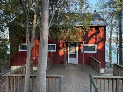 2374 Olanco Rd, Spafford, NY 13110