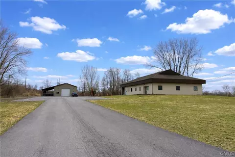 4944 Ver Plank Rd, Clay, NY 13041