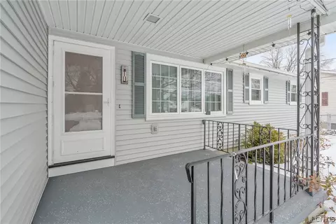 Exterior - 408 Stillwell Cir, East Syracuse, NY 13057 photo 3 of 4