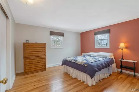 Bedroom - 408 Stillwell Cir, East Syracuse, NY 13057 photo 3 of 7