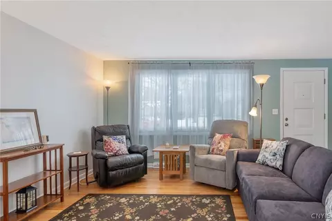 Living - 408 Stillwell Cir, East Syracuse, NY 13057 photo 2 of 3