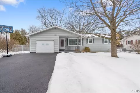 Exterior - 408 Stillwell Cir, East Syracuse, NY 13057 photo 2 of 4