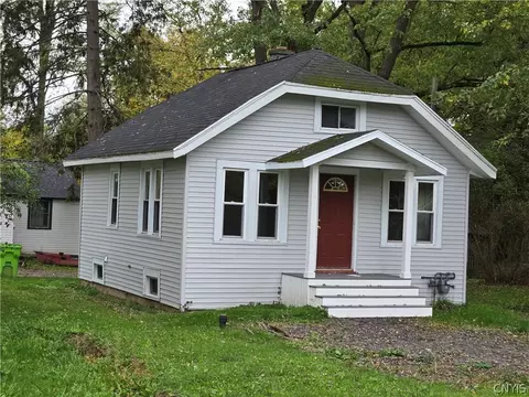 56 Salina St, Lysander, NY 13027
