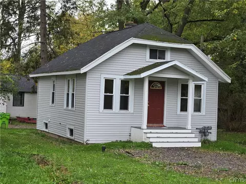 56 Salina St, Lysander, NY 13027
