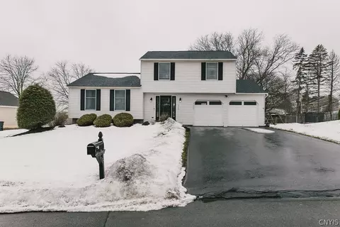 5762 Stonykill Dr, East Syracuse, NY 13057