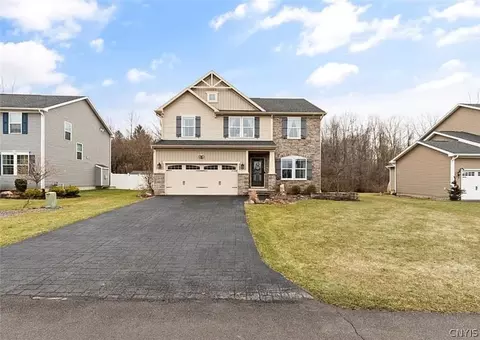 8536 Mcnamara Dr, Clay, NY 13041
