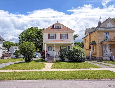 130 Park Pl, Auburn, NY 13021