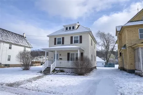 130 Park Pl, Auburn, NY 13021