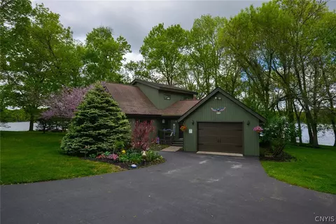 47359 Sunset Dr, Alexandria, NY 13640
