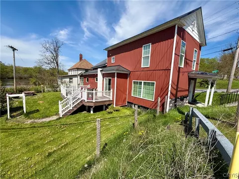 52 William St, Gouverneur, NY 13642