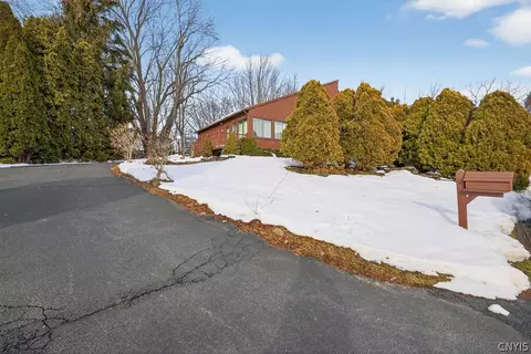 109 Tempo Cir, Salina, NY 13088