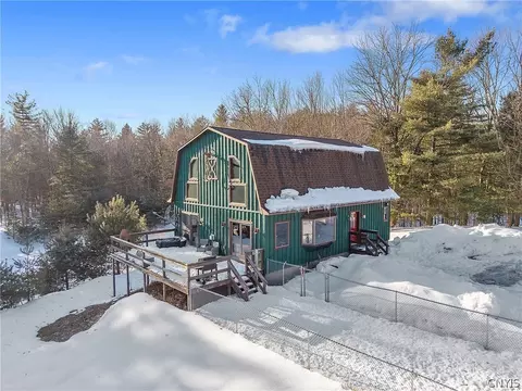 1900 California Rd, Vienna, NY 13316