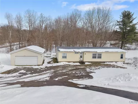 799 Rowlee Rd, Volney, NY 13069