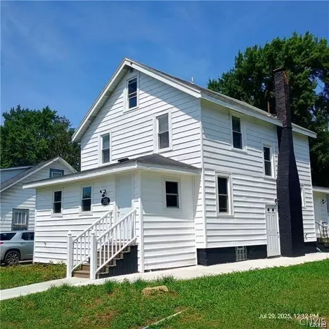 200 Garden City Dr, Salina, NY 13211