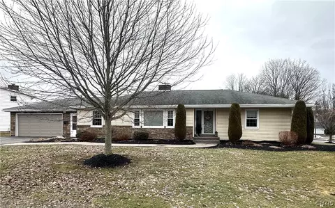 2 Bermuda Rd, Whitestown, NY 13492