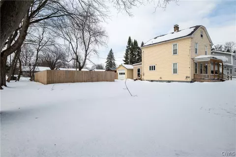425 Larchmont Ave, Utica, NY 13502