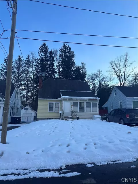 141 Marvin Rd, Syracuse, NY 13207