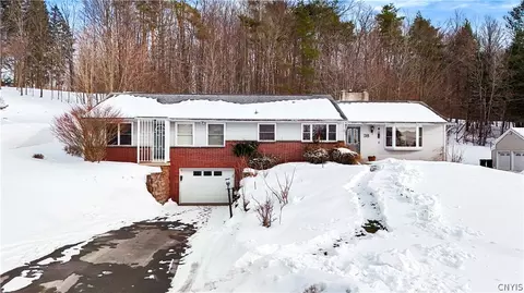 38 Forest Rd, New Hartford, NY 13413