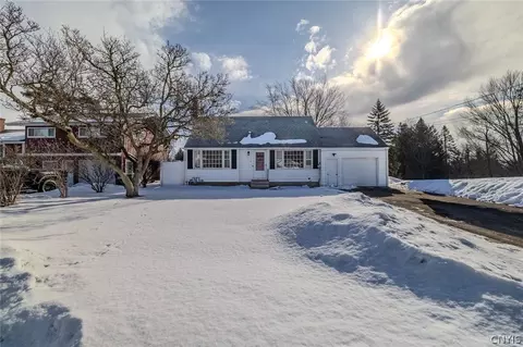 100 Sunset Dr, East Syracuse, NY 13057